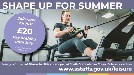 image show lady on rowing machine in gym